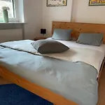 Gemuetliche Ferienwohnung Naehe Schloss Benrath & Rhein Duesseldorf Urdenbach